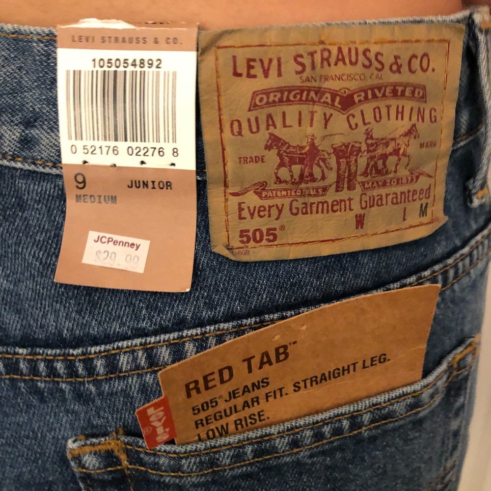 BRAND NEW LEVIS!